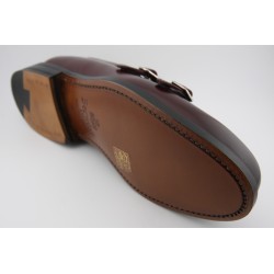 MOCASIN BORDON DOBLE HEBILLA BERWICK MODELO 5621PRF H08F NOMERA BURDEOS PISO SUELA FLEXIBLE