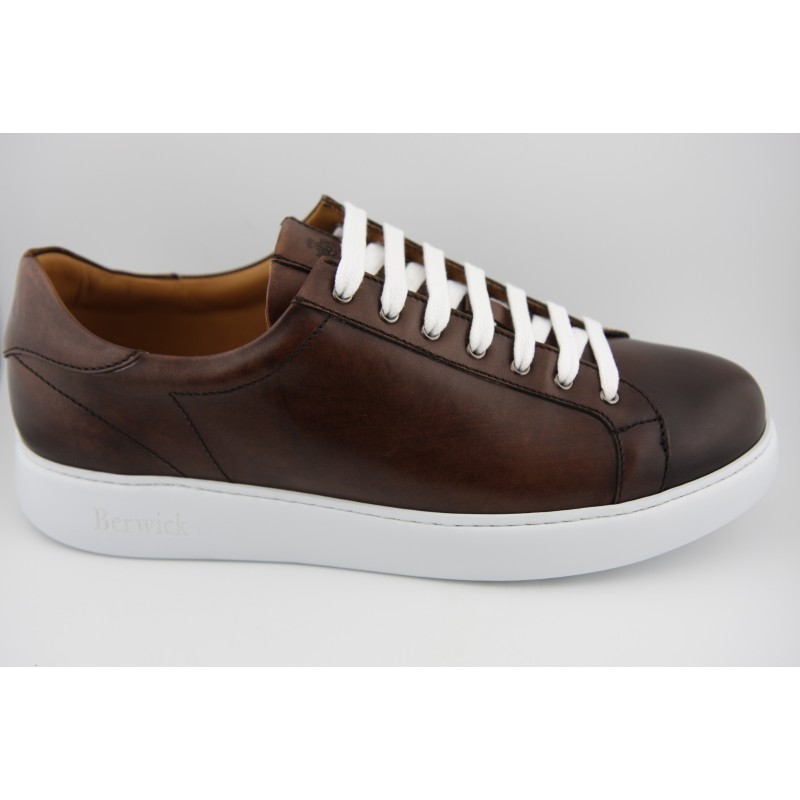 SNEAKER BLUCHER BERWICK MODELO D542PR H151D TOLEDO TESTA PISO GOMA BREEZE BLANCO