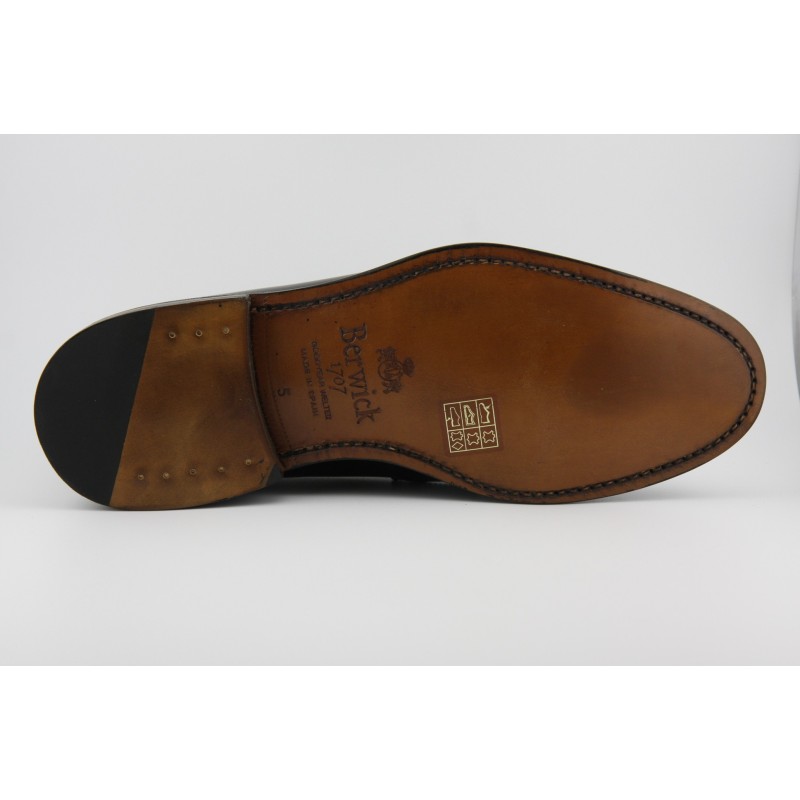 OXFORD PALA LISA  BERWICK MODELO 2384PR H128 BOXCALF NEGRO PISO SUELA