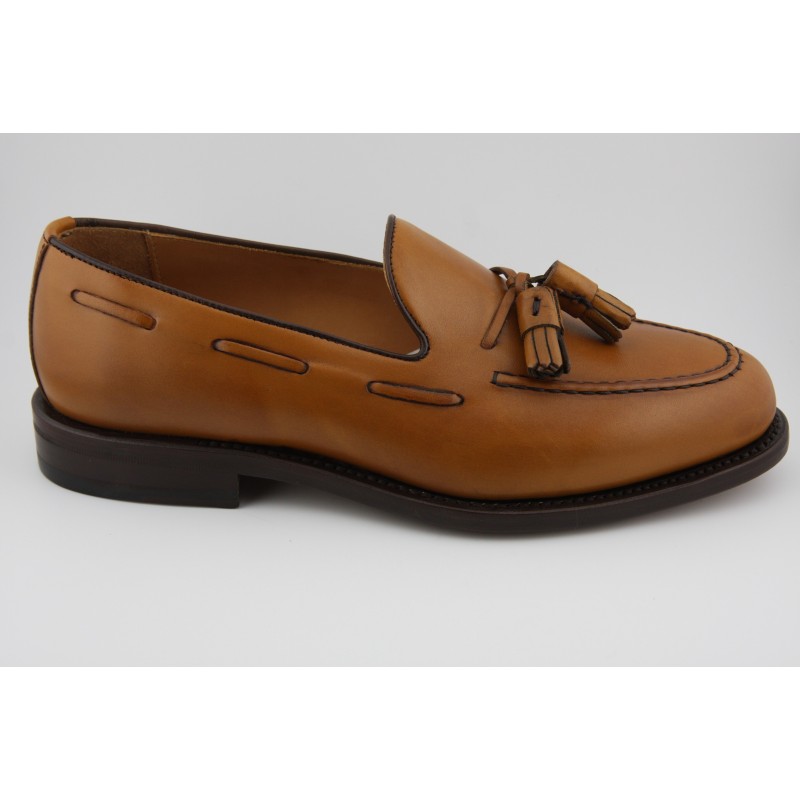 MOCASIN BORDON Y BORLAS BERWICK MODELO 8491PR H08 ANICALF 586 PISO CUERO